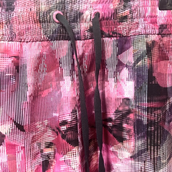 Lululemon Spring Break Away Short *4-way Stretch 3"
Sun Dazed Multi Pink 12 - Picture 8 of 10